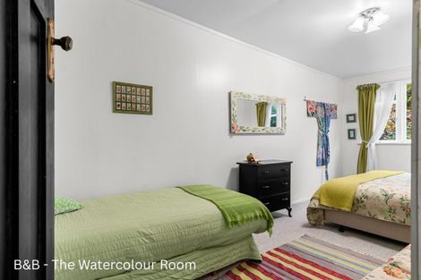 Photo of property in Saddlery Cottage, 3245 Paparoa-oakleigh Road, Paparoa, 0571