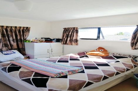 Photo of property in 11 Meadowood Drive, Unsworth Heights, Auckland, 0632