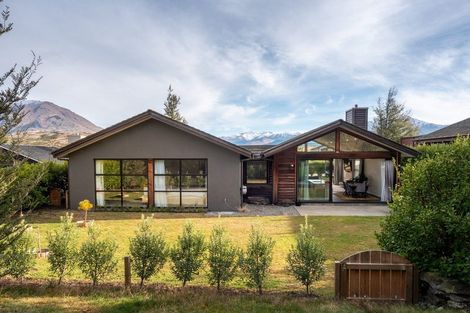 Photo of property in 4 Jackby Court, Jacks Point, Queenstown, 9371