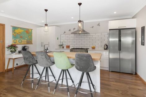 Photo of property in 2 Manor Place, Bryndwr, Christchurch, 8053