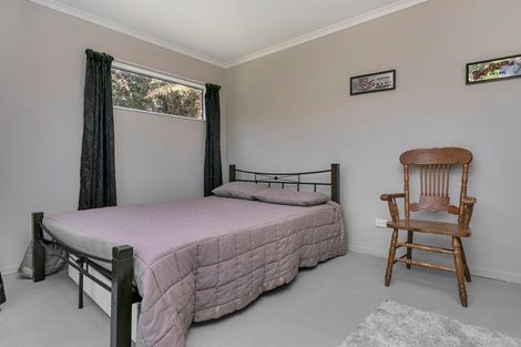 Photo of property in 17 Matua Road, Huapai, Kumeu, 0810