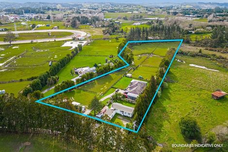 Photo of property in 278 Boord Crescent, Kumeu, 0891