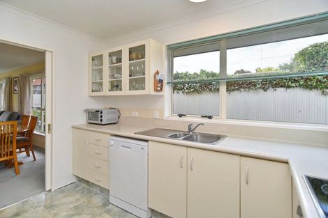 Photo of property in 2/74 Merrin Street, Avonhead, Christchurch, 8042