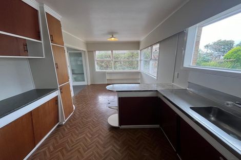 Photo of property in 107 Bradbury Road, Botany Downs, Auckland, 2010