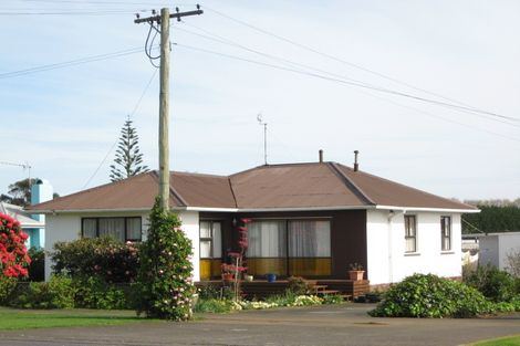 Photo of property in 26 High Street West, Waitara, 4320