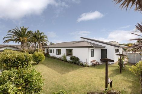 Photo of property in 76 Dalton Drive, Papamoa Beach, Papamoa, 3118