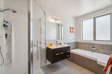 Photo of property in 12 Paradise Place, Lake Hawea, Wanaka, 9382