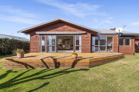Photo of property in 38 Maesbury Close, Papamoa Beach, Papamoa, 3118