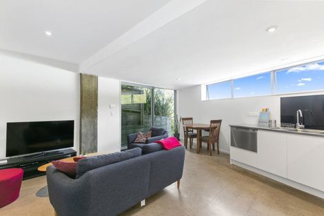 Photo of property in 6 Owhiro Bay Parade, Island Bay, Wellington, 6023