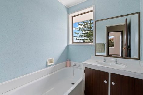 Photo of property in 48a Woodlands Crescent, Browns Bay, Auckland, 0630