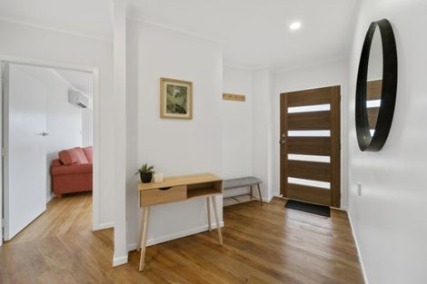 Photo of property in 2/1 Cross Street, Papakura, 2110