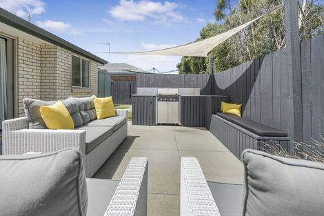 Photo of property in 70 Nielsen Gardens, Rototuna, Hamilton, 3210