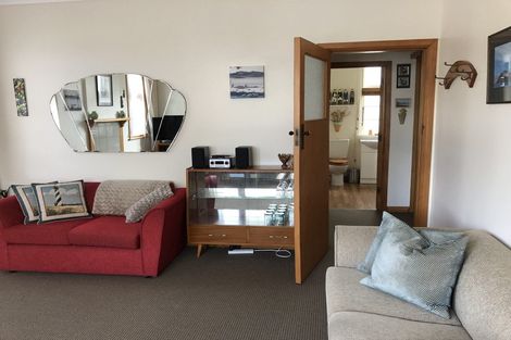 Photo of property in 11-19 Wellington Street, Picton, 7220