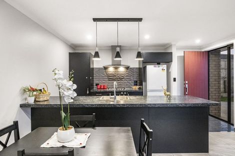 Photo of property in 2/8 Bostonkip Crescent, Fitzroy, Hamilton, 3282