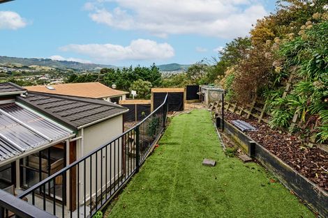 Photo of property in 12 Cullen Place, Tawa, Wellington, 5028