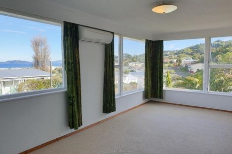Photo of property in 21 Magnolia Grove, Maungaraki, Lower Hutt, 5010