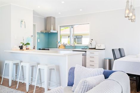 Photo of property in 106 Spinella Drive, Bayview, Auckland, 0629