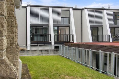 Photo of property in 4/17 Victoria Road, Mount Maunganui, 3116