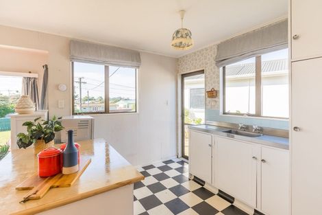 Photo of property in 27 Koromiko Street, Otaki Beach, Otaki, 5512