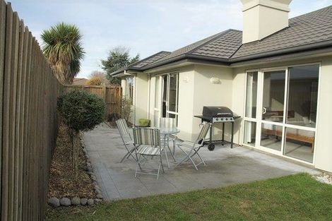 Photo of property in 2 Sheraton Place, Redwood, Christchurch, 8051