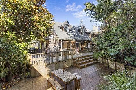 Photo of property in 3/244 Onewa Road, Birkenhead, Auckland, 0626