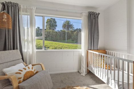 Photo of property in 1/92 Lake Road, Northcote, Auckland, 0627