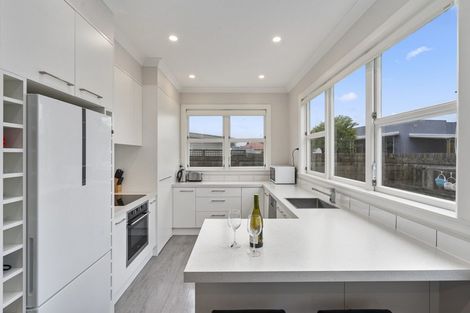 Photo of property in 96 Ferguson Street, West End, Palmerston North, 4412