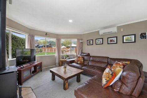 Photo of property in 8 Antonia Place, Kinloch, Taupo, 3377