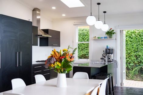 Photo of property in 3 Strathmore Crescent, Roslyn, Dunedin, 9010