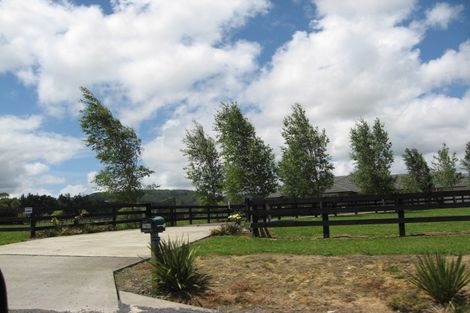 Photo of property in 60 Ohiwa Road, Ardmore, Papakura, 2582