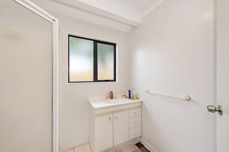 Photo of property in 21 Waiwherowhero Drive, St Andrews, Hamilton, 3200