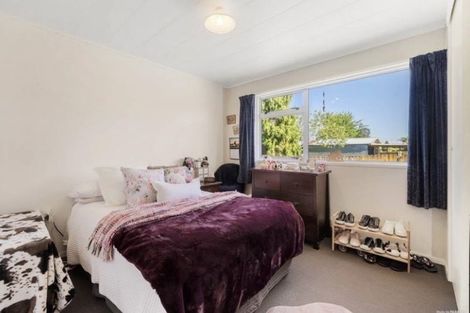 Photo of property in 70 Racecourse Road, Waiuku, 2123