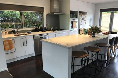 Photo of property in 37 Ramillies Place, Glenfield, Auckland, 0629