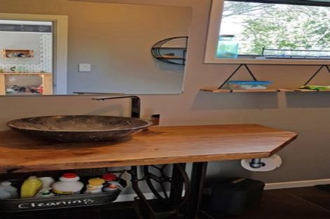 Photo of property in 129 Oakura Road, Oakura, Hikurangi, 0184