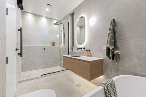 Photo of property in 1 Oxenhope Road, Richmond Hill, Christchurch, 8081