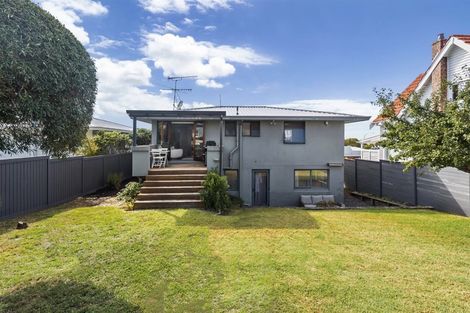 Photo of property in 190 Hurstmere Road, Takapuna, Auckland, 0622