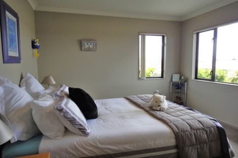 Photo of property in 22 Key West Drive, One Tree Point, 0118