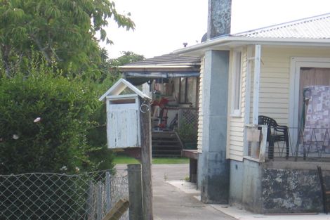 Photo of property in 6 Daphne Street, Kelston, Auckland, 0602