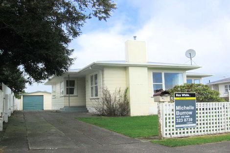 Photo of property in 43 Mccorkindale Street, Feilding, 4702
