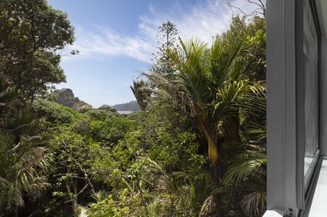 Photo of property in 6-8 Sylvan Glade, Piha, New Lynn, 0772