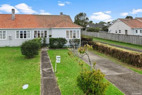 Photo of property in 21 Fairfax Avenue, Northcote, Auckland, 0627