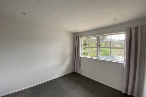 Photo of property in 32 Spinella Drive, Bayview, Auckland, 0629