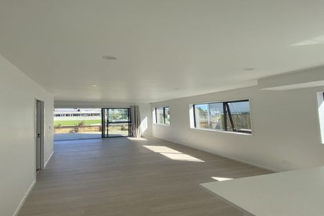 Photo of property in 94e Bay Street, Red Beach, 0932