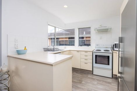 Photo of property in 59 The Grove, Red Beach, 0932