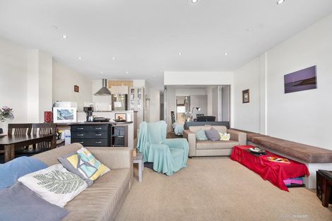 Photo of property in Stadium Garden Flats, 313/107 Thorndon Quay, Pipitea, Wellington, 6011