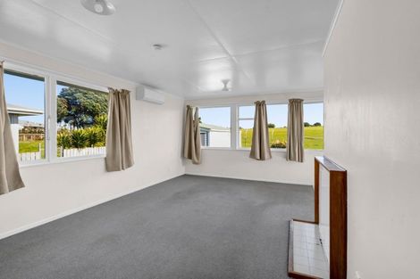 Photo of property in 48 Marama Crescent, Spotswood, New Plymouth, 4310