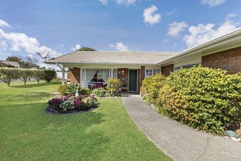 Photo of property in 2 Mirabell Place, Golflands, Auckland, 2013