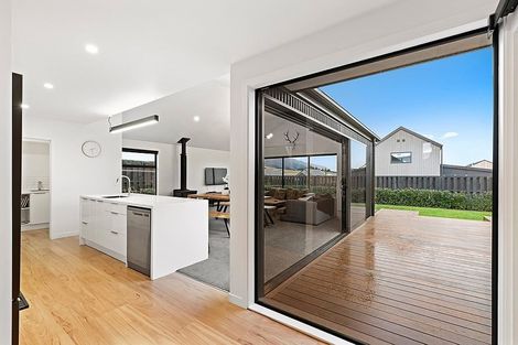 Photo of property in 10 Sawdon Street, Wanaka, 9305