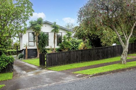 Photo of property in 12 Sandgate Avenue, Botany Downs, Auckland, 2010
