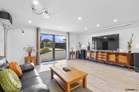 Photo of property in 52 Hobart Crescent, Wattle Downs, Auckland, 2103